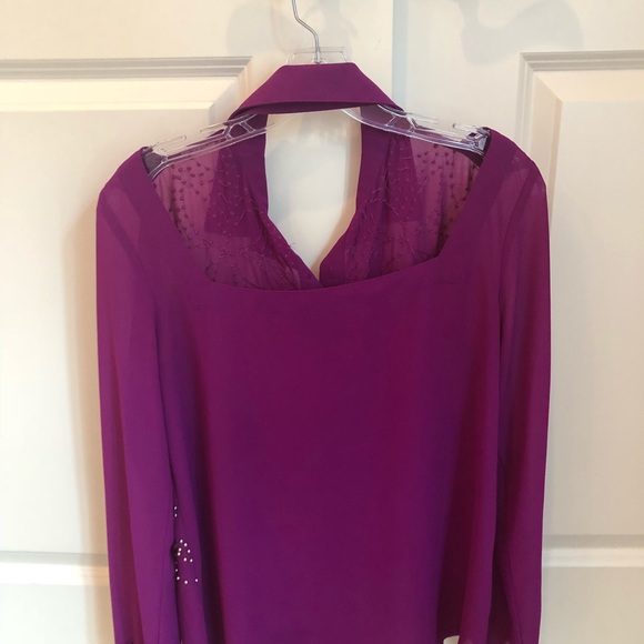 Embellished open back blouse - Picture 2 of 2